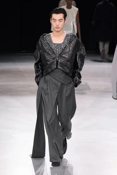 Look 46
